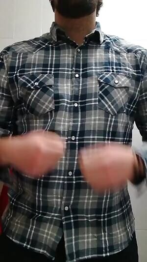 It's Monday...i've thought about you all day long...now i am back home and i really want you!