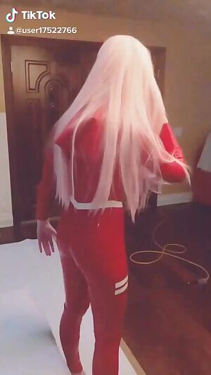 Alex Harper cosplay