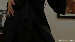 Birthday Massage Suprise - Kirsten Price & Keiran Lee