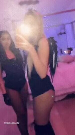 Alissa violet 🍑😍