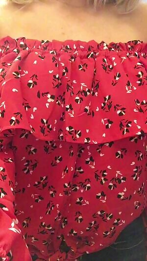 Good Morning rom the twins ;) they may be small but they look great wrapped around a hard cock