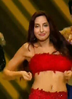 nora fatehi with bounce