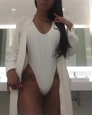 Strella Kat