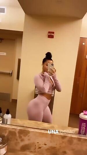 Those curves 😍