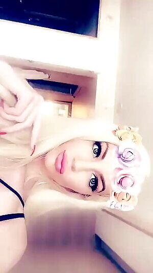 Nicolette Shea Nip Slip