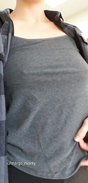 Being home for the holidays means dropping my titties when my family isn't looking 🤭