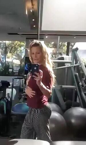 Flexing 🍑