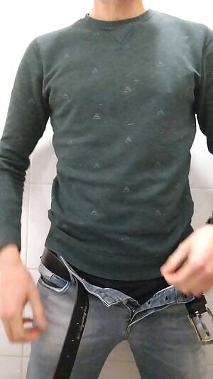 Undressing for your pleasure only 😉 37M4F the Netherlands