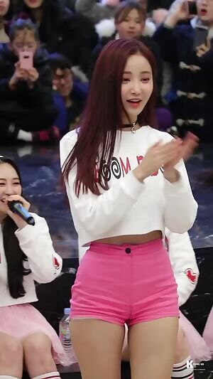 Momoland - Yeonwoo