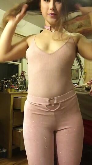 Can you guess my favorite color? It matches my nipples 💕