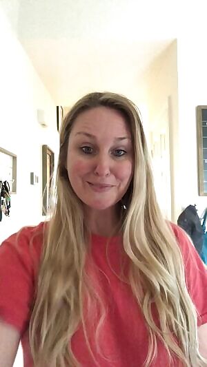 School drop off was a little rough this morning... let’s make this Tuesday better with some titties😜