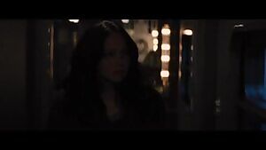 Jennifer Lawrence finds out why she's so popular