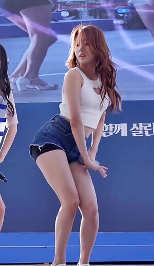 CLC - Seungyeon Hot Sexy or Cute?