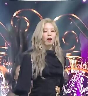 TWICE - Dahyun, Tzuyu Sana & Nayeon