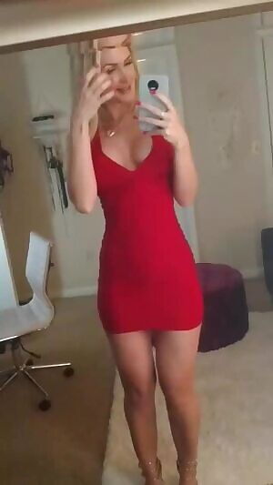 Red dresses >>