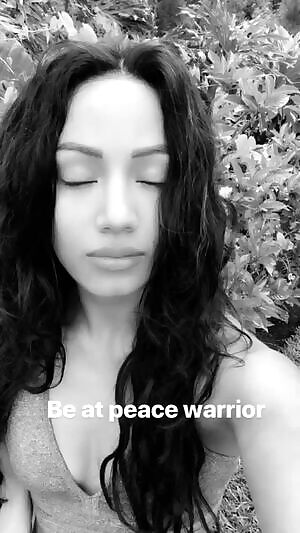 I want to cum on her face