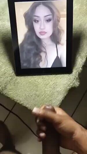 Emptying my nuts on a redditors cousin