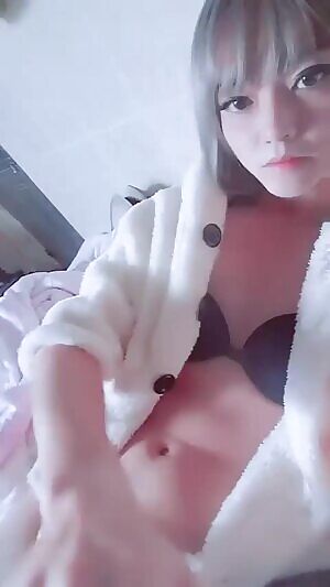 Powerful cumshot to her hair