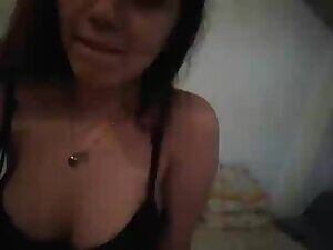 Happy Holidays to you all 🎄❤ My Beautiful tits are Willing to make you Cum so hard 💦 Wait for Santa no more and let's get Naughty on Christmas Live just now 😘 !