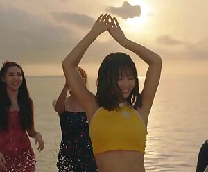 TWICE - Momo