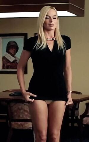 Legs: Margot Robbie