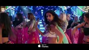 Disha Patani sexy dance