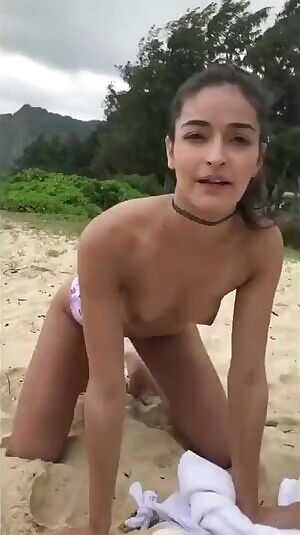 holdthemoan - Playing with herself at the beach