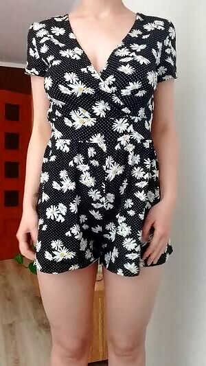 And so my braless adventure continues - this time a small reveal of what's underneath