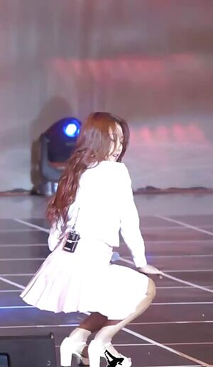 CLC - Seungyeon is Cute AF