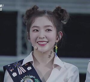 RED VELVET Irene dripping wet