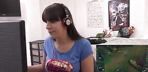 Gamer girl strips off her shirt