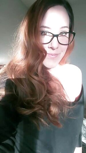 I'm online until 10PM PST! Come get off with a salacious, kinky and always enthusiastically slutty housewife!