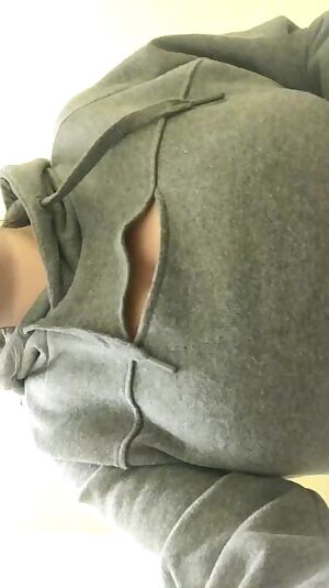 Wish I had someone on campus to play with my boobs (;