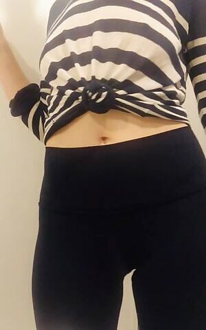 Shake! Shake! Shake! Dance like my boobies, baby! 😋