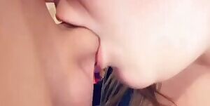 💋