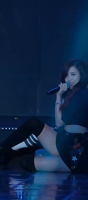 TWICE - Mina