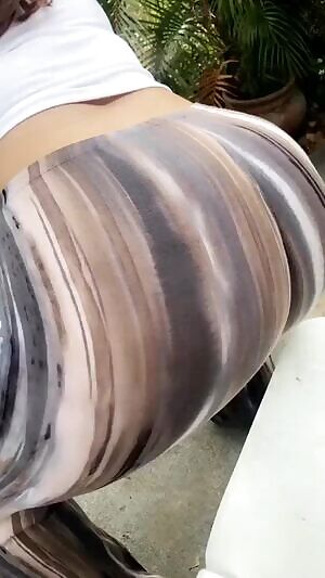 Clapping for the camera 😍