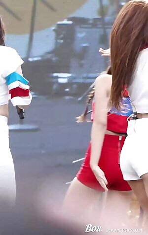 Red Velvet Seulgi - Cheeky