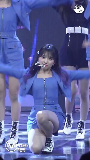 IZ*ONE - Nako