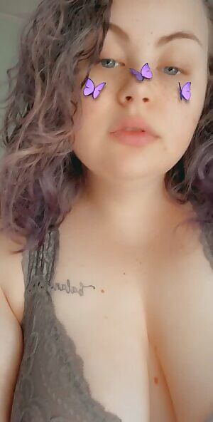 Cum spend quarantine with me and the girls😈