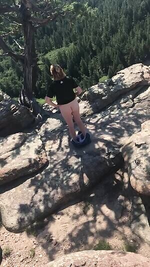 Moms that like to hike. Something about the sun on these cheeks:)