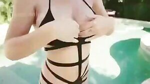 Full Boobsplay Cut