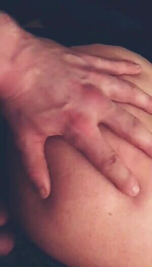 Is anyone online? entertain me ☺️ this little sub slut has some time to play