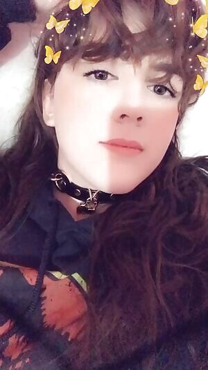 Can a bit booty femboy just sit on my face please