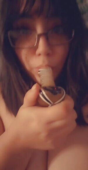 avorite toke of the day. wake and bake 💚☁️