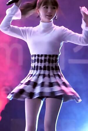 Lovelyz - Kei's Lips and Tits