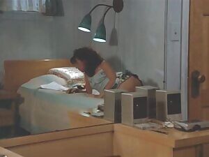 Susanna Hoffs panties plot in 