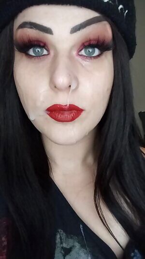 Lick it all up 😋🖤