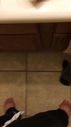 26 M. Whipping out my semi for you guys! First time poster so would love some feedback! PM’s more than welcome!