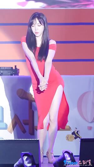 Yu Yeonhee - Back Dancer - 190706